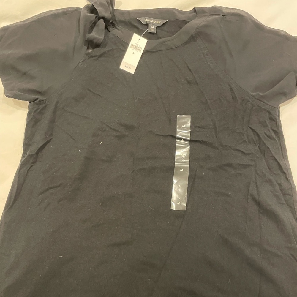 Never worn size medium banana republic t shirt